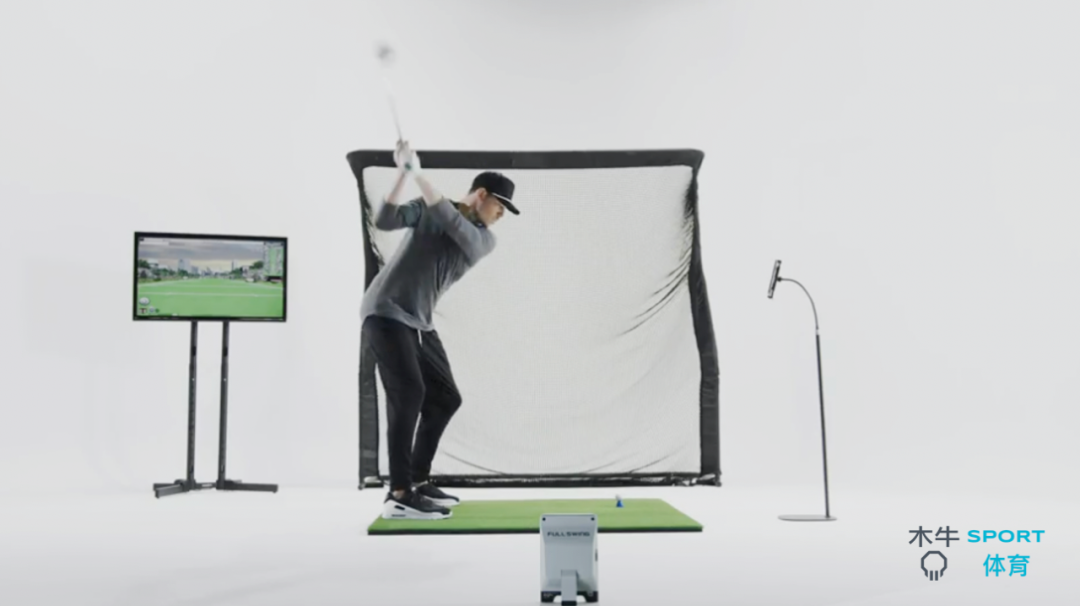 女警察脱了内裤掀起裙子被打屁股