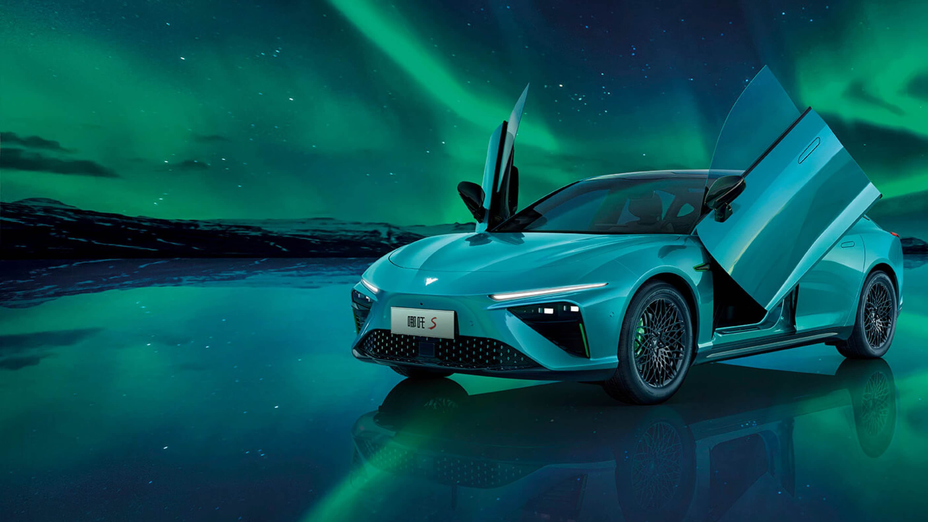 女警察脱了内裤掀起裙子被打屁股