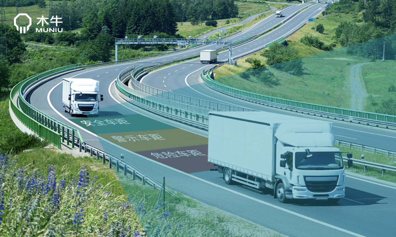 女警察脱了内裤掀起裙子被打屁股