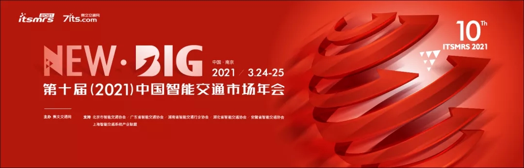 女警察脱了内裤掀起裙子被打屁股