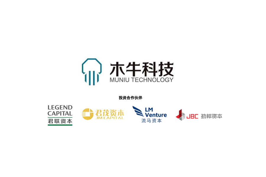 女警察脱了内裤掀起裙子被打屁股