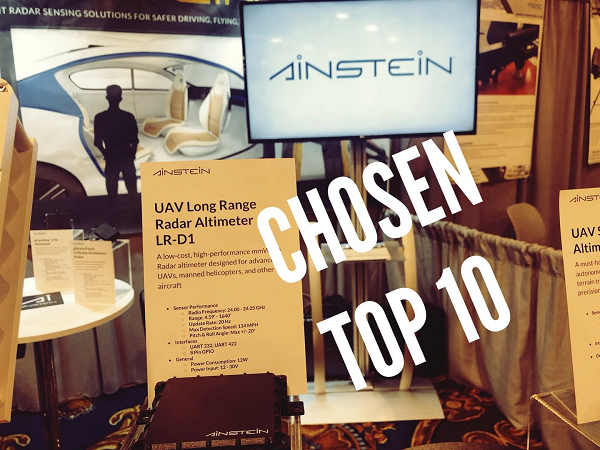 女警察脱了内裤掀起裙子被打屁股